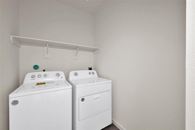 Building Photo - 583 Firemoon St