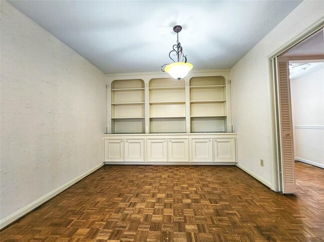 Building Photo - 12 Kings Row