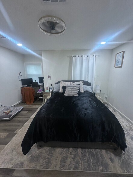 Building Photo - 3444 Kellogg Ave