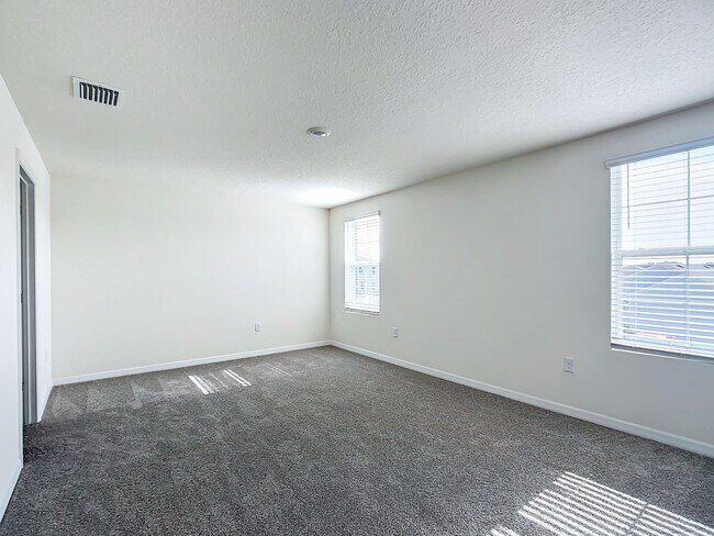 Building Photo - Pet-Friendly 5BR Home in Ocala | Spacious Living in Ocala Crossings South