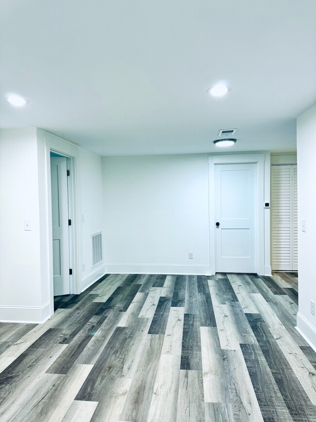 Building Photo - 510 N 2nd Ave