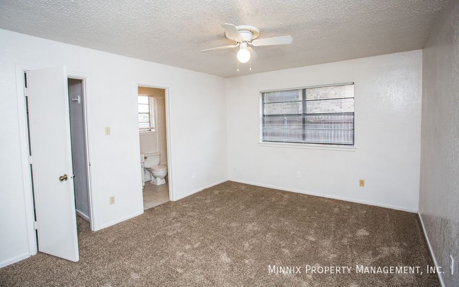 Building Photo - 2325 81st St