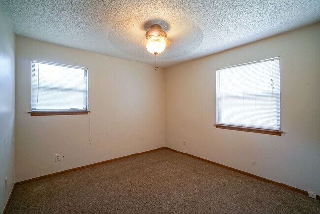 Building Photo - South 6th