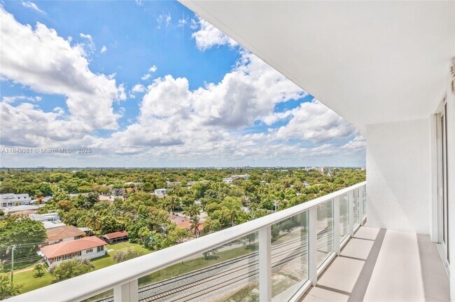 Building Photo - 4250 Biscayne Blvd