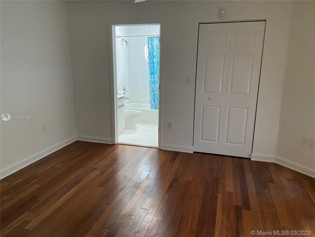 Building Photo - 3475-10 Mystic Pointe Dr