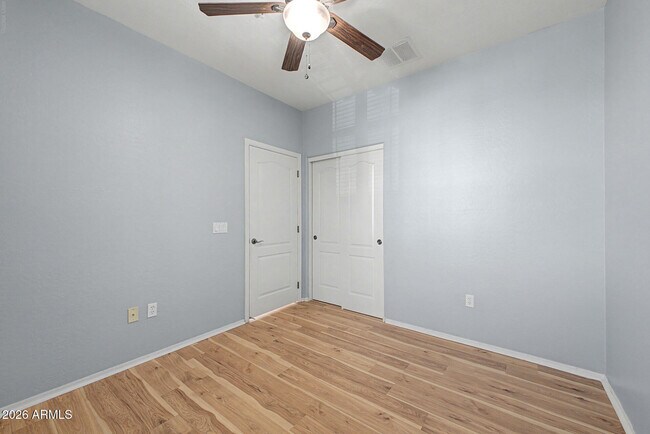 Building Photo - 2233 E Huntington Dr