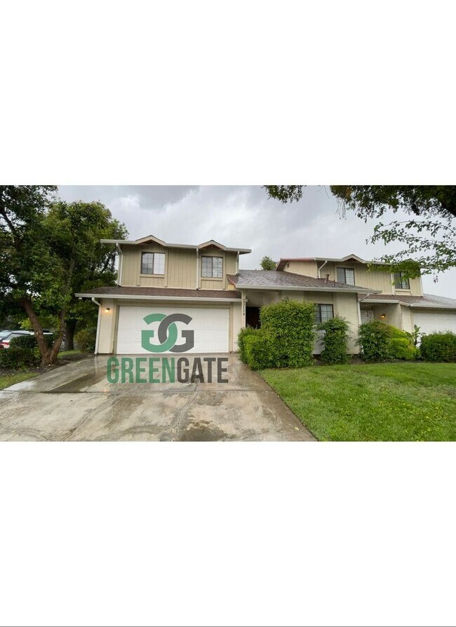 Building Photo - 3517 Woodglen Dr