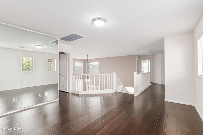Building Photo - 40747 W Robbins Dr
