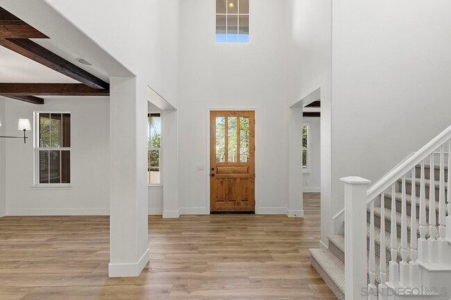 Building Photo - 6338 Huntington Dr