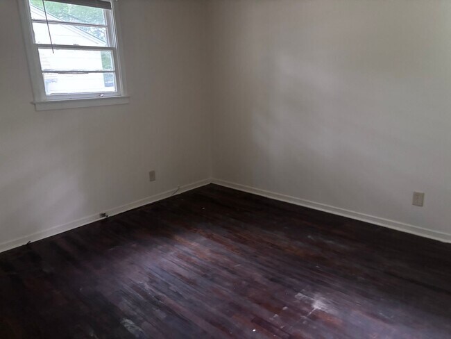 Building Photo - 2317 Briarfield Rd