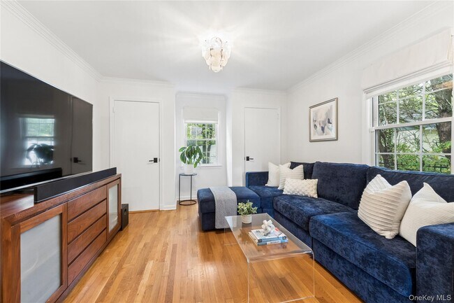 Building Photo - 304 Boulevard