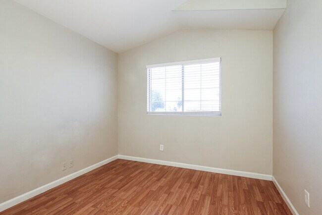 Building Photo - 1937 N 127th Ave