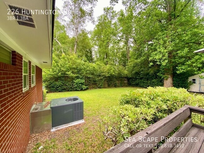 Building Photo - 226 Huntington Rd