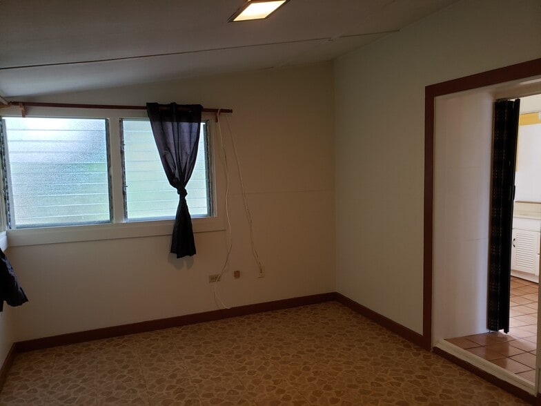 Main bedroom - 129 Ulupa St