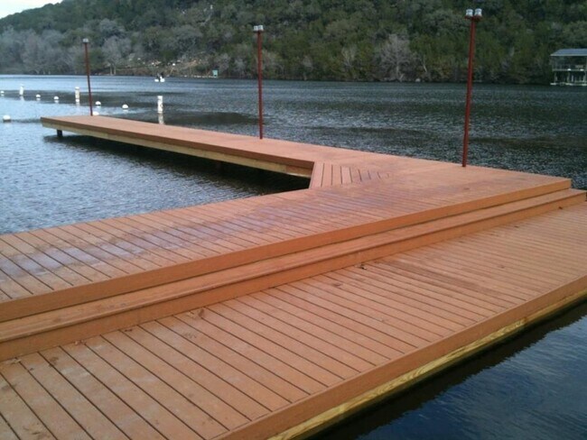 Building Photo - 2218 Bahama Rd