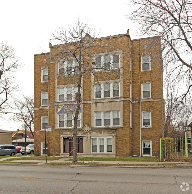 Building Photo - 1057-1059 N Austin Blvd