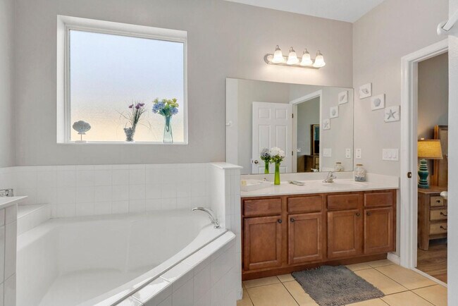 Building Photo - 620 Orange Cosmos Blvd