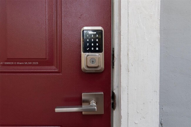 Building Photo - 312 SW 12th Ave