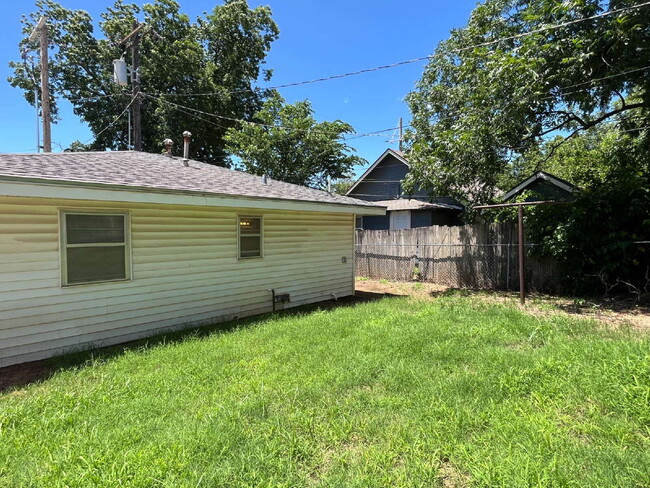 Building Photo - 2-Bedroom For Lease