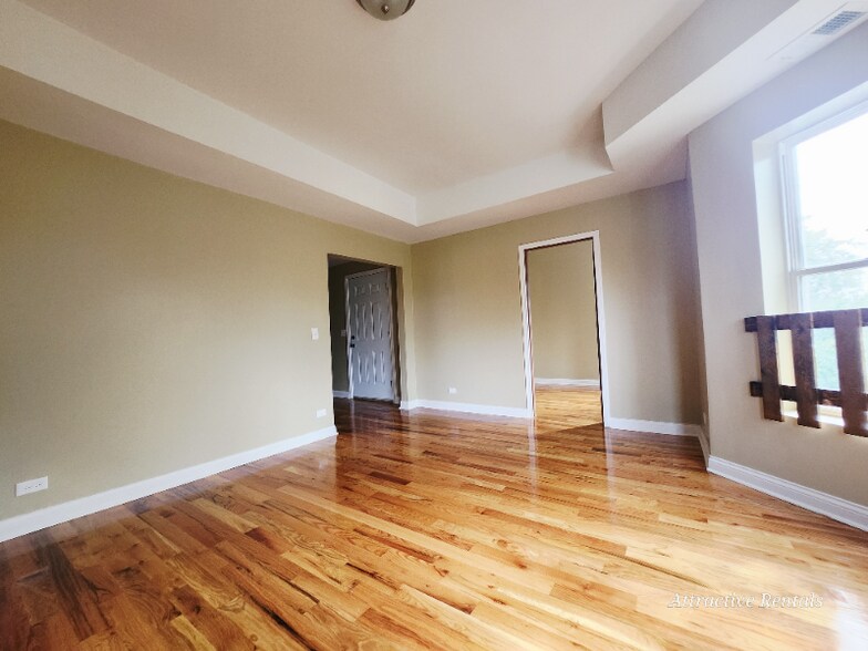 Building Photo - 207 N Parkside Ave