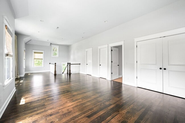 Building Photo - Stunning 4BE/3.5BA home in the heart of Gr...