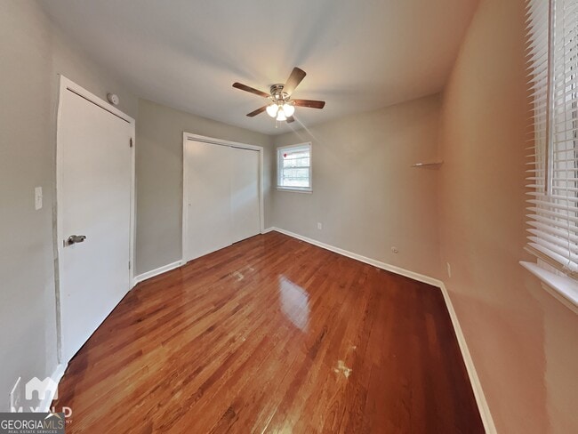 Building Photo - 5730 Deerfield Ln