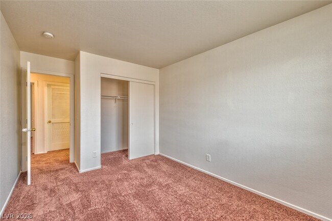 Building Photo - 9219 Hollander Ave
