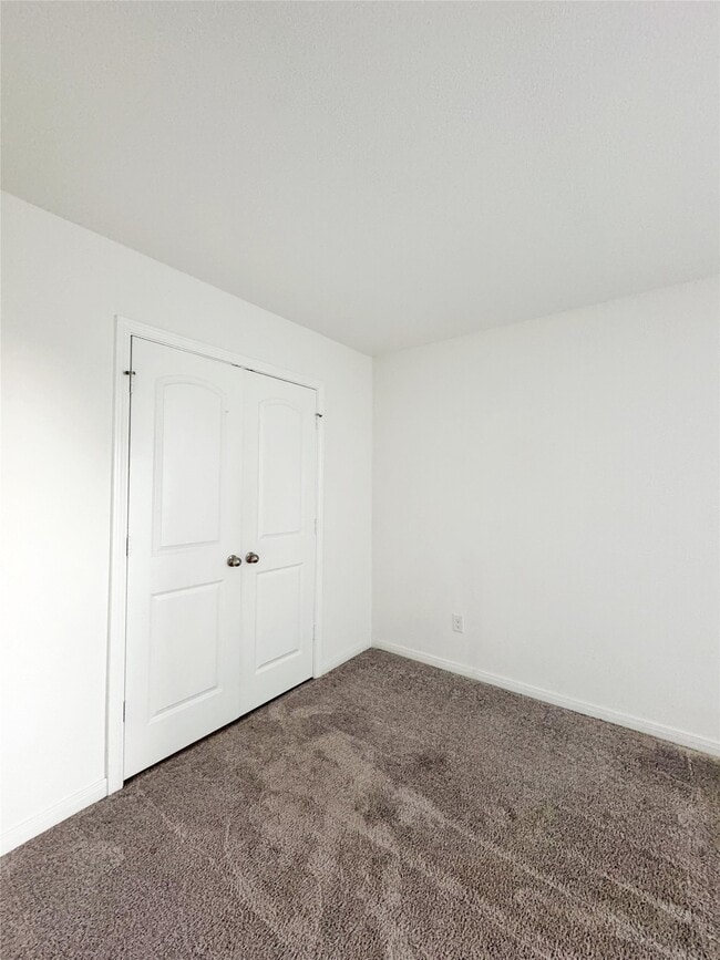 Building Photo - 245 Water Oak