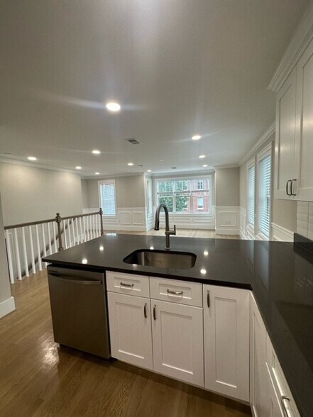 Building Photo - 26 Arlington St