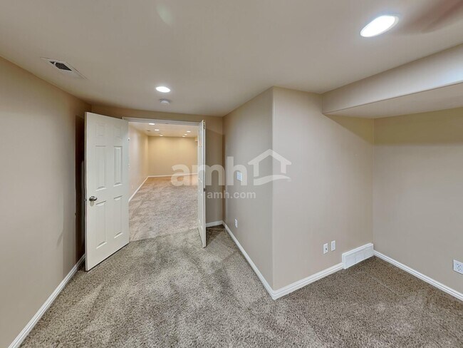 Building Photo - 5233 W Elk Horn Peak Dr