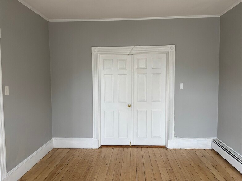 Building Photo - 27 Trull St