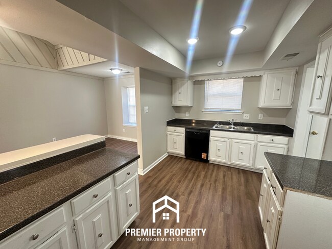 Building Photo - 6577 Beaverlodge Dr