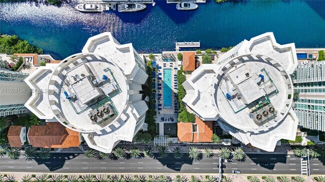 Building Photo - 250 Sunny Isles Blvd