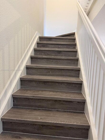 Building Photo - 144 NE 37th Terrace