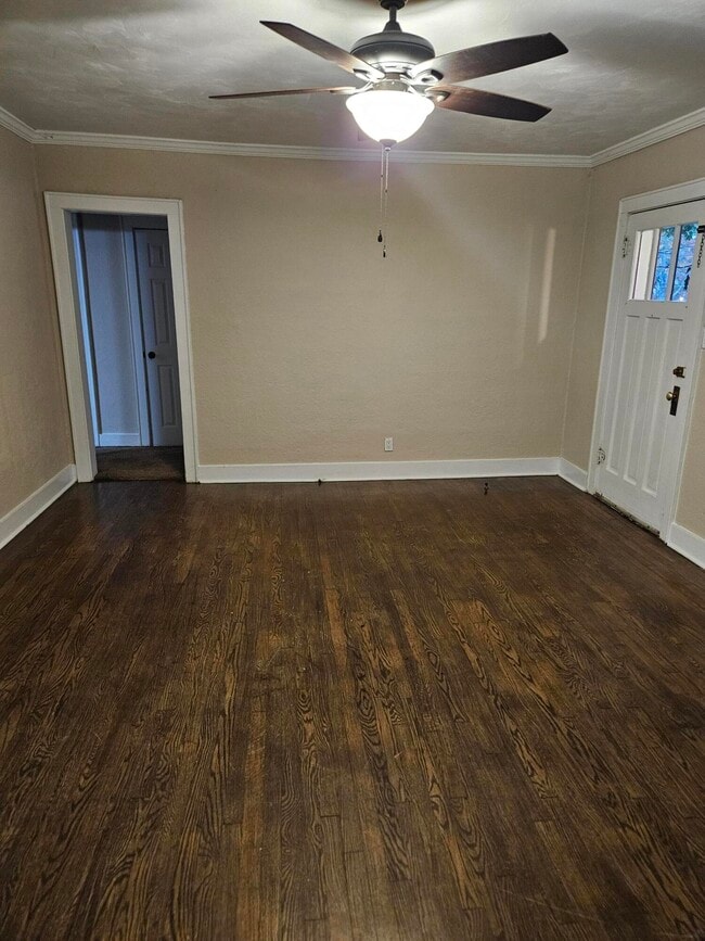 Building Photo - 619 S Kentwood Ave