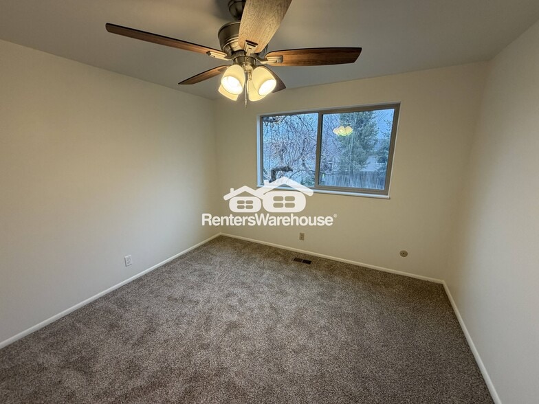 Building Photo - 575 E 10315 S