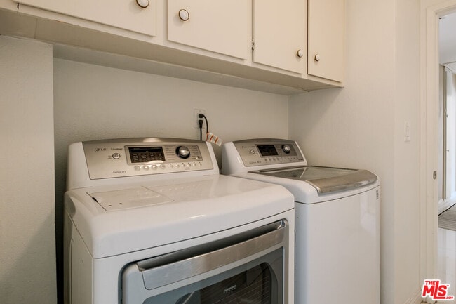 Building Photo - 3194 Rossini Pl