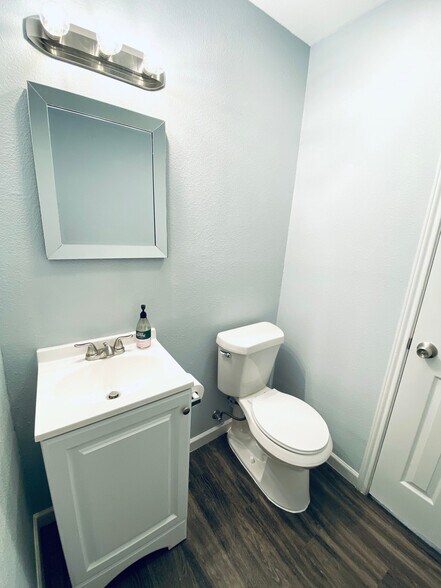 Building Photo - 7259 Elm Trail Dr