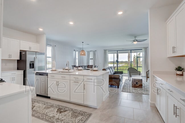 Building Photo - 18315 Ridgeline Dr