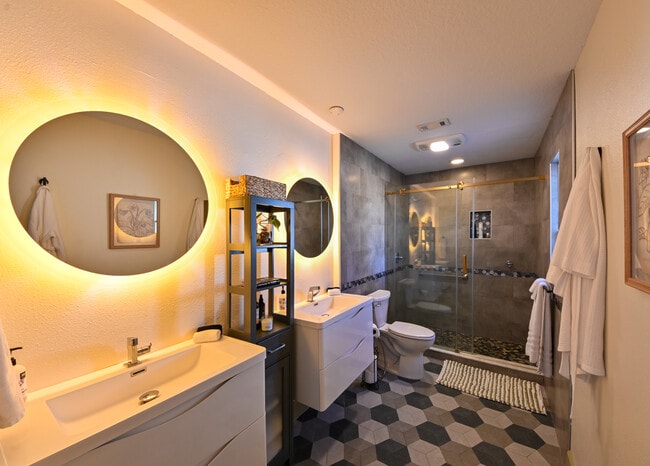 Building Photo - 10113 Lindelaan Dr