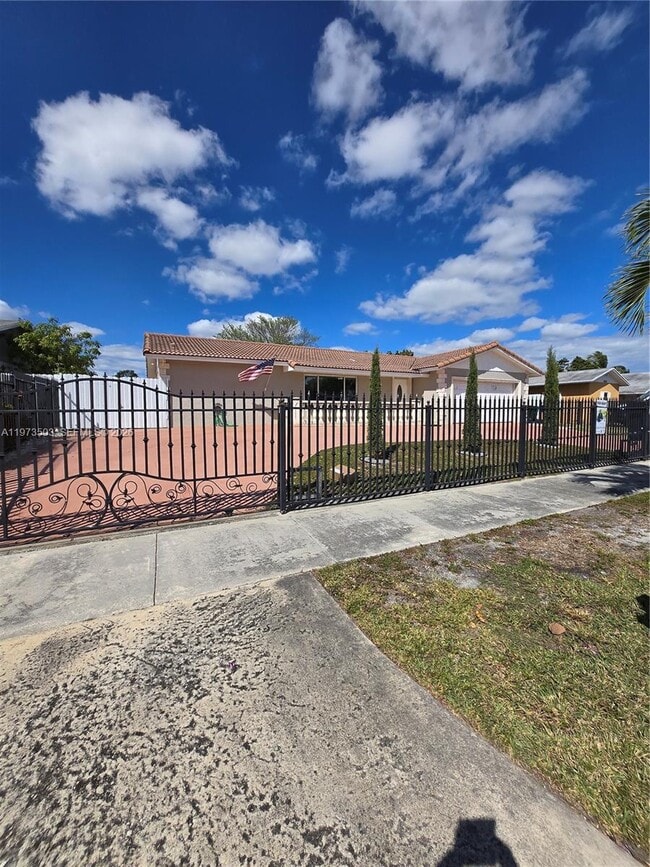 Building Photo - 10805 SW 165th Terrace