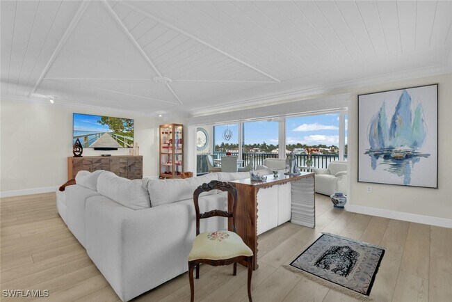 Building Photo - 222 Harbour Dr