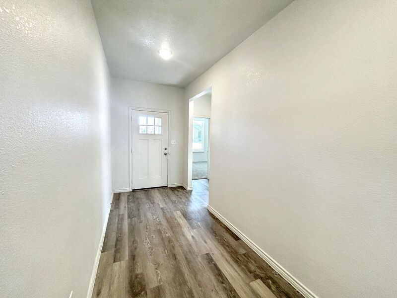 Building Photo - 866 Freedom Cir