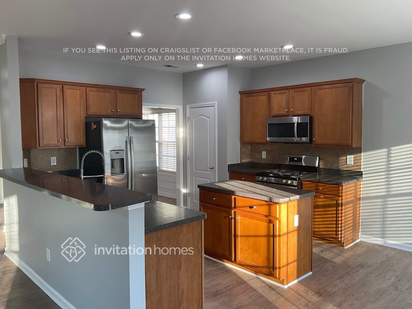 Building Photo - 628 Needle Rush Cir