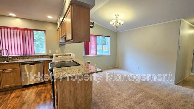 Building Photo - 11389 Symes Rd NW