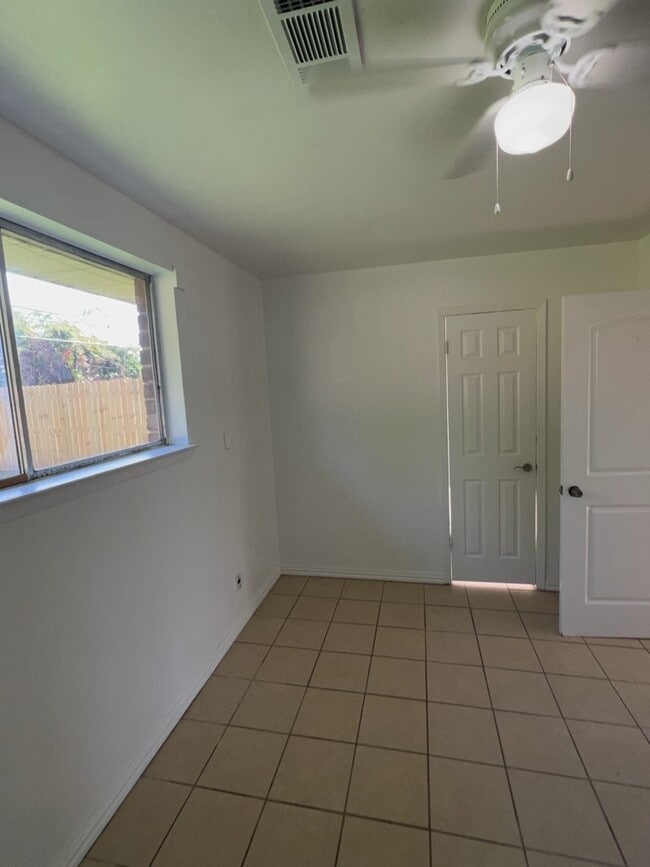 Building Photo - 15335 Woodforest Blvd