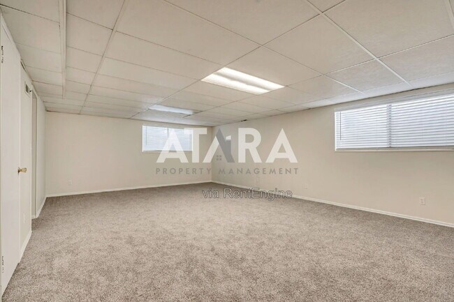 Building Photo - 1374 Marinwood Ave