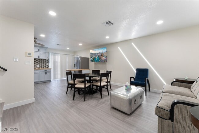 Building Photo - 6128 Jones Cir