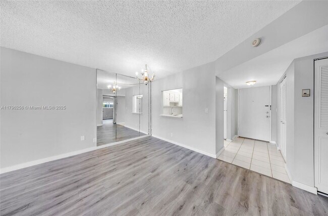 Building Photo - 257 S Cypress Rd