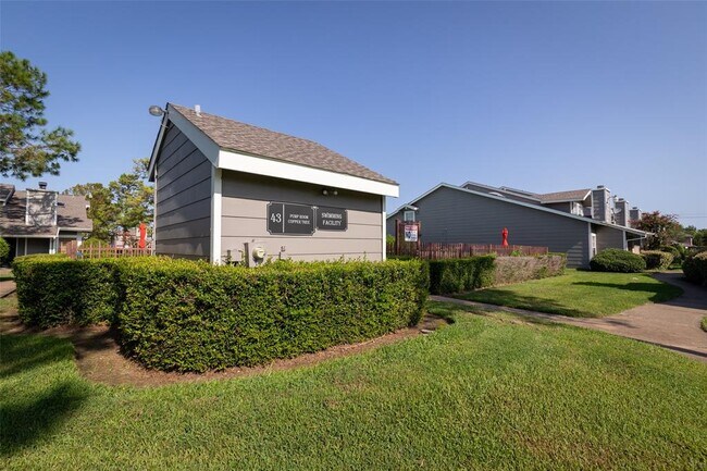 Building Photo - 12232 Bob White Dr